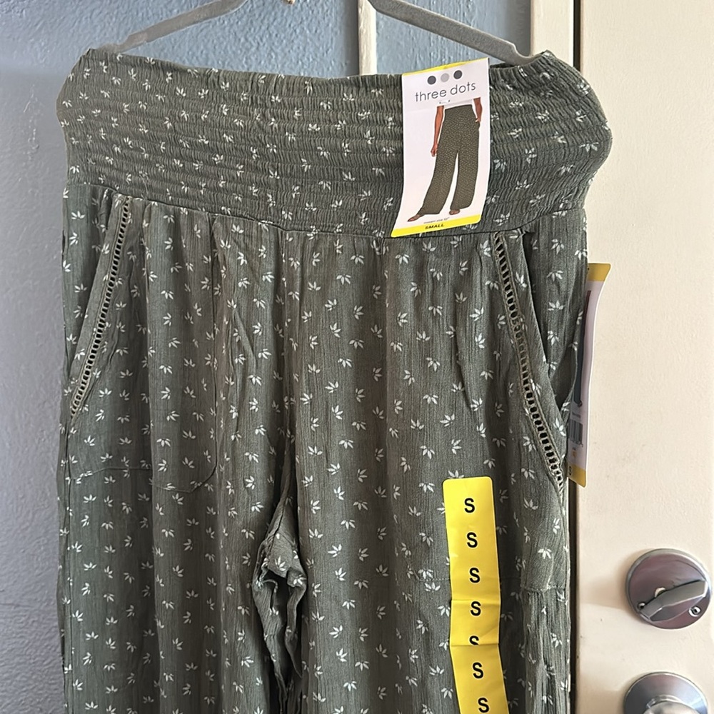 Pants - Picture 3 of 4